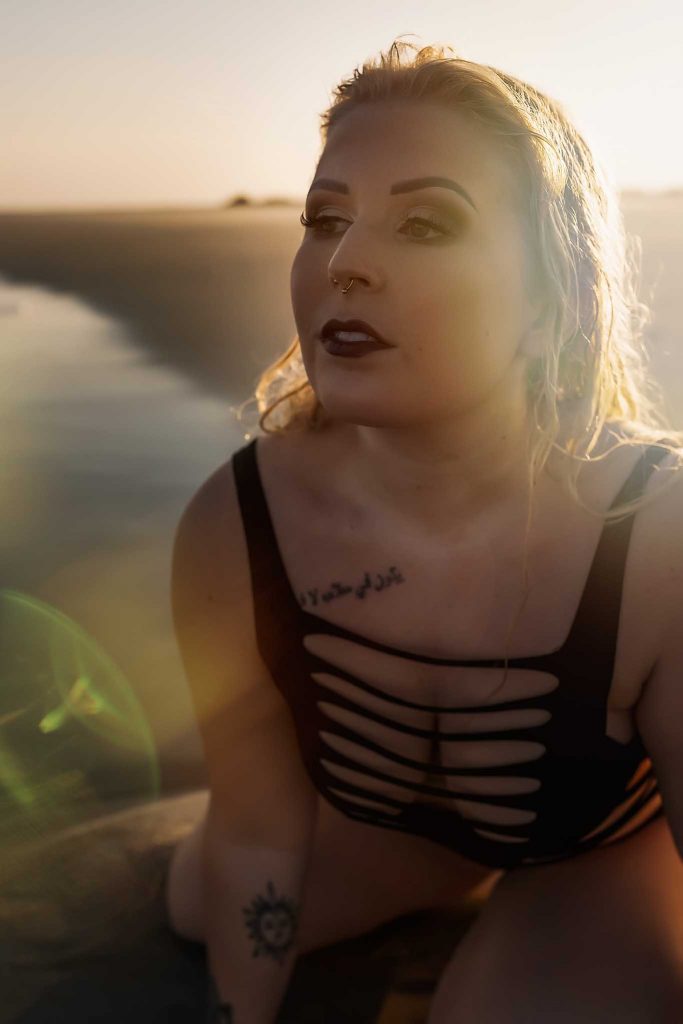 Outdoor boudoir photography, outdoor boudoir north carolina, beach boudoir north carolina, beach boudoir emerald isle, beach boudoir beaufort nc, Swansboro North Carolina Boudoir Photographer